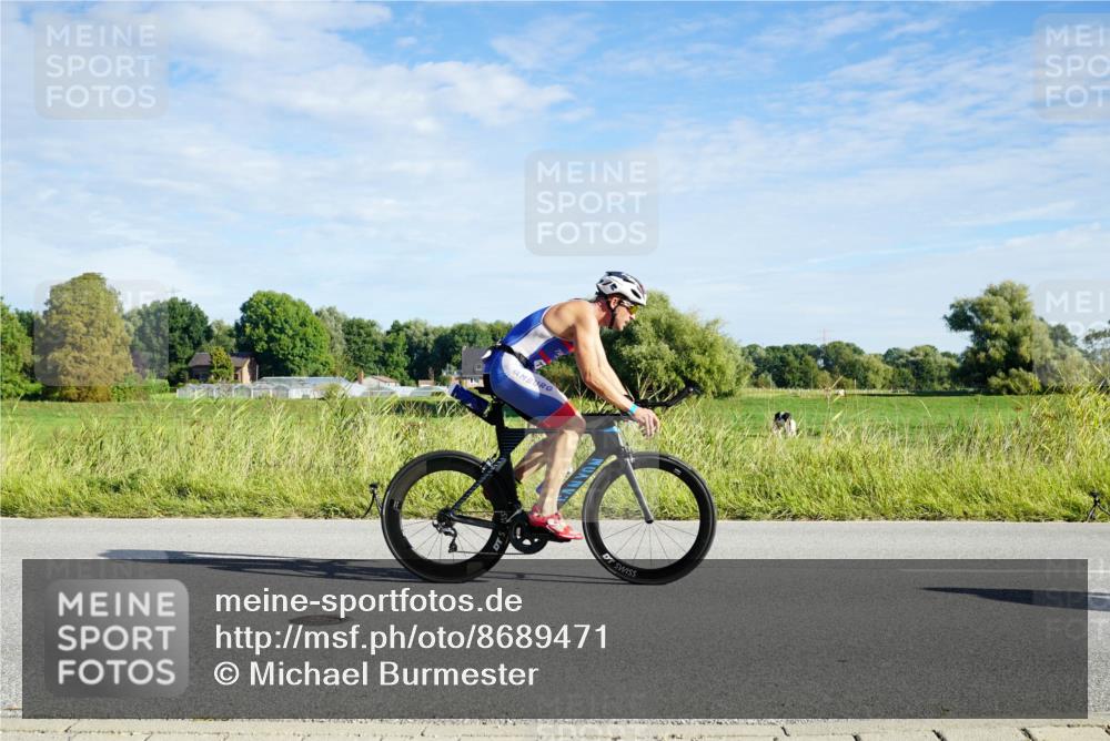 31.08.2025 - Elbe Triathlon Hamburg Michael Burmester http://msf.ph/oto/8689471 31.08.2025 09:23:57 Radfahren 212, 309, 353, 432, 470, 481, 512, 549, 639, 695, 746 meine-sportfotos.de