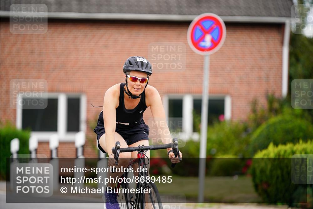 31.08.2025 - Elbe Triathlon Hamburg Michael Burmester http://msf.ph/oto/8689485 31.08.2025 16:21:55 Radfahren  meine-sportfotos.de