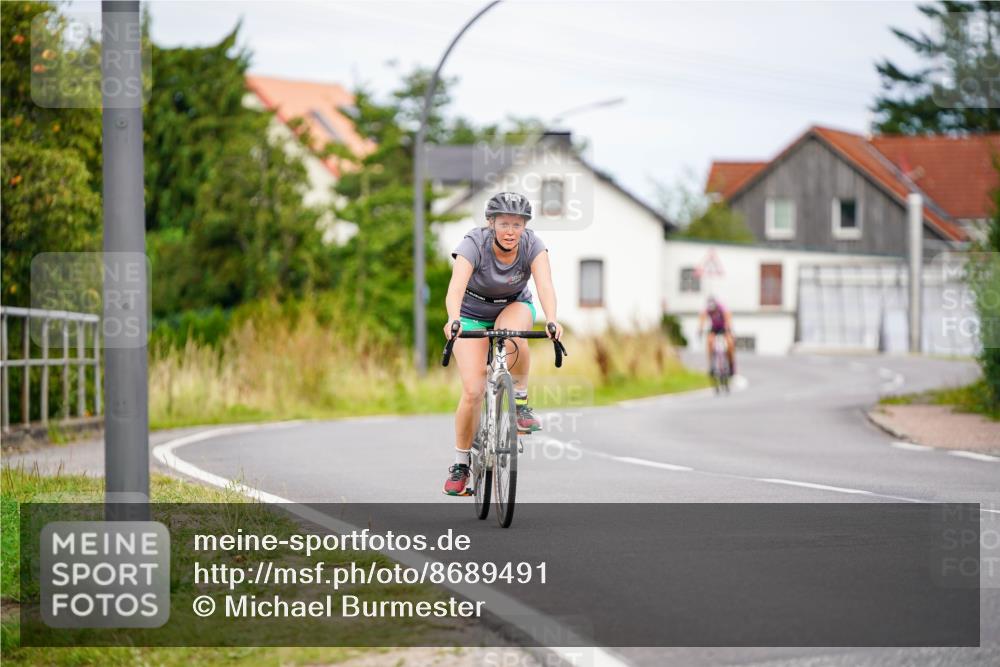 31.08.2025 - Elbe Triathlon Hamburg Michael Burmester http://msf.ph/oto/8689491 31.08.2025 16:23:21 Radfahren  meine-sportfotos.de