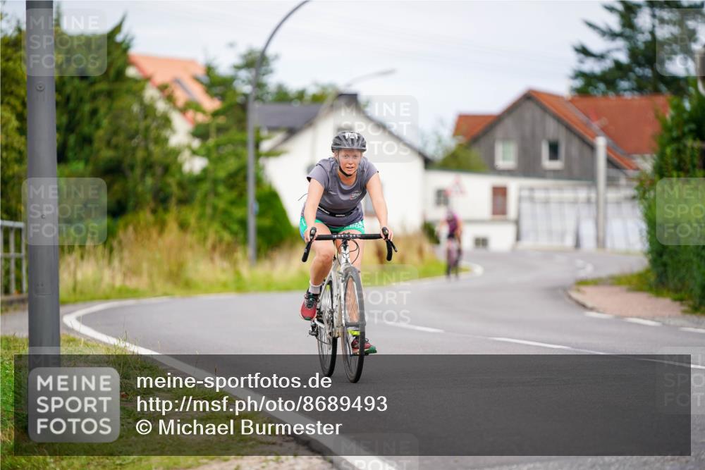 31.08.2025 - Elbe Triathlon Hamburg Michael Burmester http://msf.ph/oto/8689493 31.08.2025 16:23:21 Radfahren  meine-sportfotos.de