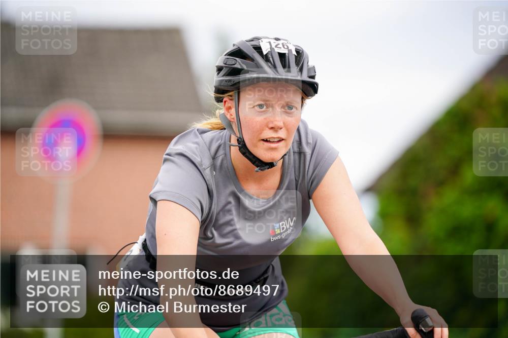 31.08.2025 - Elbe Triathlon Hamburg Michael Burmester http://msf.ph/oto/8689497 31.08.2025 16:23:23 Radfahren  meine-sportfotos.de