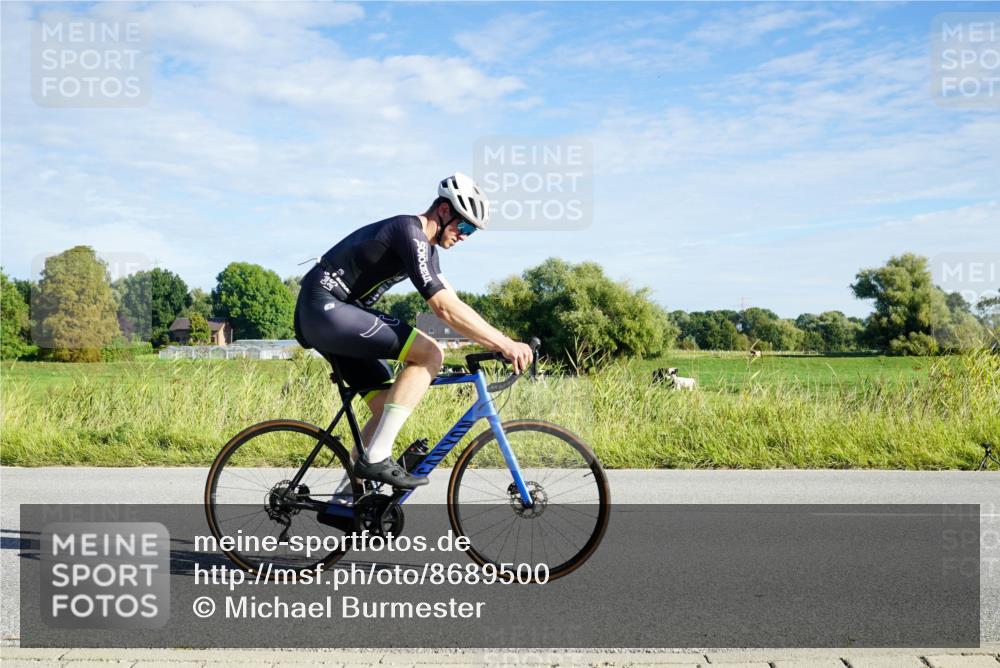 31.08.2025 - Elbe Triathlon Hamburg Michael Burmester http://msf.ph/oto/8689500 31.08.2025 09:24:21 Radfahren 233, 288, 418, 435, 454, 473, 499, 653, 728 meine-sportfotos.de