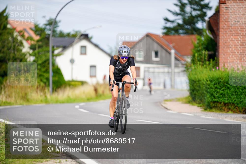 31.08.2025 - Elbe Triathlon Hamburg Michael Burmester http://msf.ph/oto/8689517 31.08.2025 16:25:06 Radfahren  meine-sportfotos.de