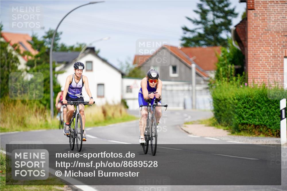 31.08.2025 - Elbe Triathlon Hamburg Michael Burmester http://msf.ph/oto/8689528 31.08.2025 16:25:13 Radfahren  meine-sportfotos.de