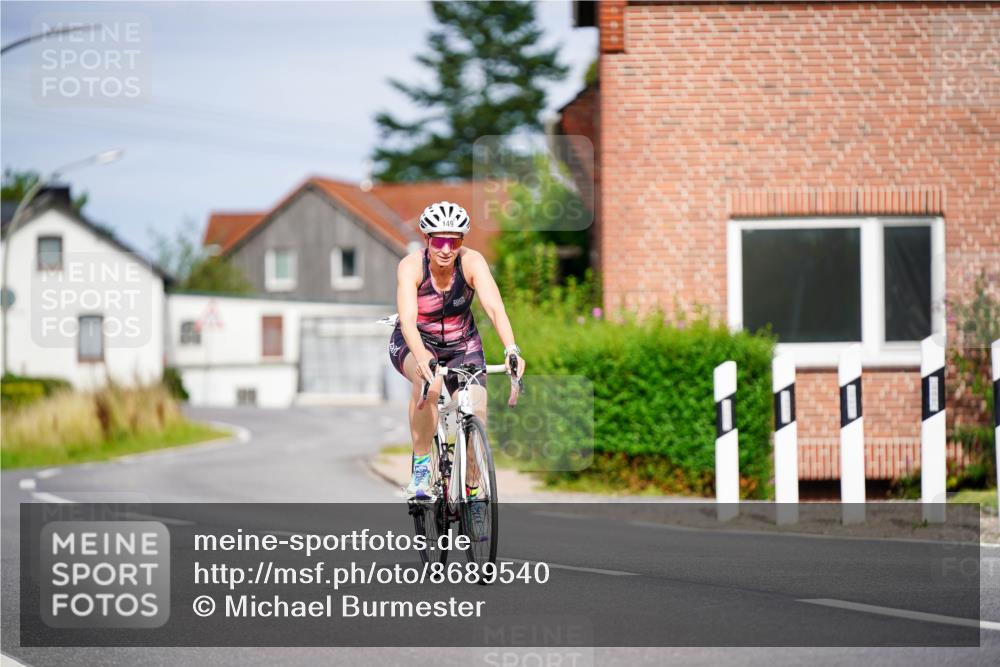 31.08.2025 - Elbe Triathlon Hamburg Michael Burmester http://msf.ph/oto/8689540 31.08.2025 16:25:17 Radfahren  meine-sportfotos.de
