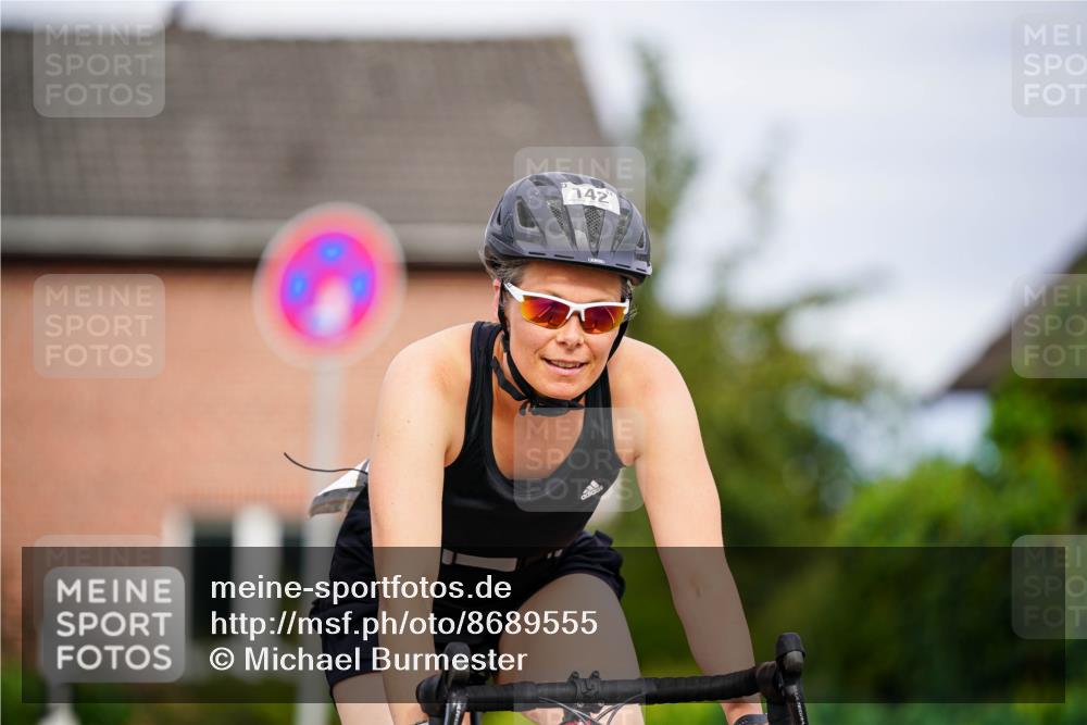 31.08.2025 - Elbe Triathlon Hamburg Michael Burmester http://msf.ph/oto/8689555 31.08.2025 16:27:01 Radfahren  meine-sportfotos.de