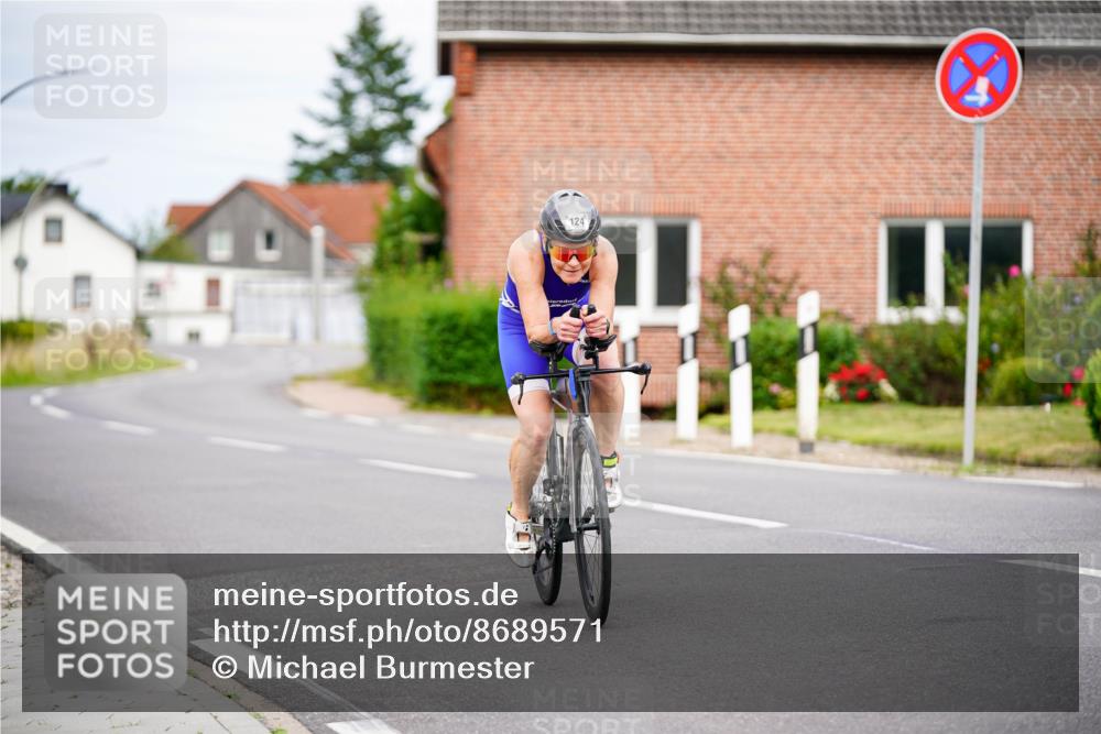 31.08.2025 - Elbe Triathlon Hamburg Michael Burmester http://msf.ph/oto/8689571 31.08.2025 16:29:50 Radfahren  meine-sportfotos.de