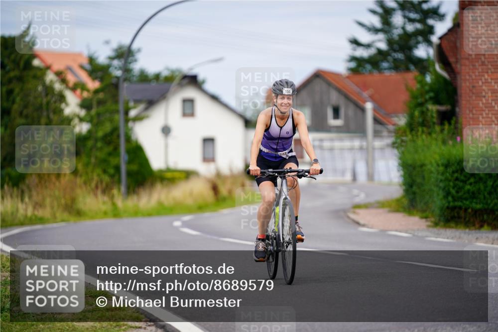 31.08.2025 - Elbe Triathlon Hamburg Michael Burmester http://msf.ph/oto/8689579 31.08.2025 16:30:45 Radfahren  meine-sportfotos.de