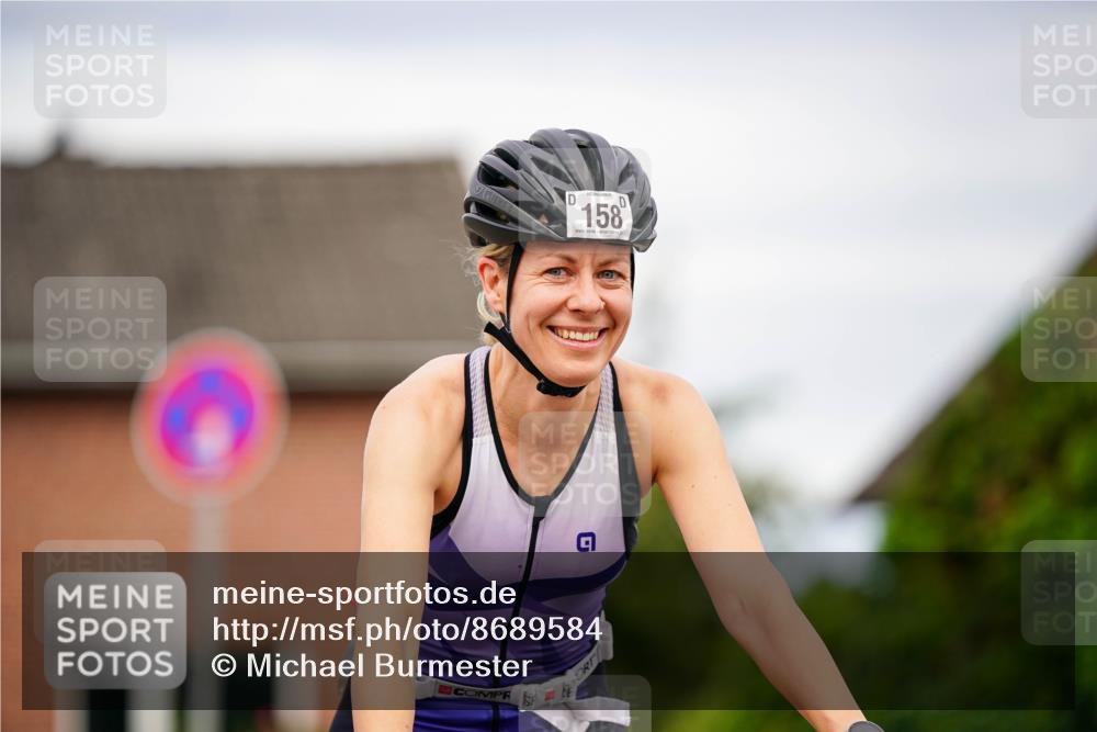 31.08.2025 - Elbe Triathlon Hamburg Michael Burmester http://msf.ph/oto/8689584 31.08.2025 16:30:47 Radfahren  meine-sportfotos.de
