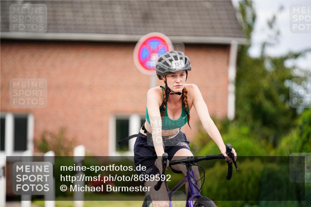 31.08.2025 - Elbe Triathlon Hamburg Michael Burmester http://msf.ph/oto/8689592 31.08.2025 16:31:01 Radfahren  meine-sportfotos.de