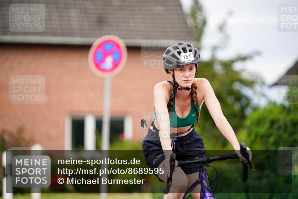 31.08.2025 - Elbe Triathlon Hamburg Michael Burmester http://msf.ph/oto/8689595 31.08.2025 16:31:01 Radfahren  meine-sportfotos.de