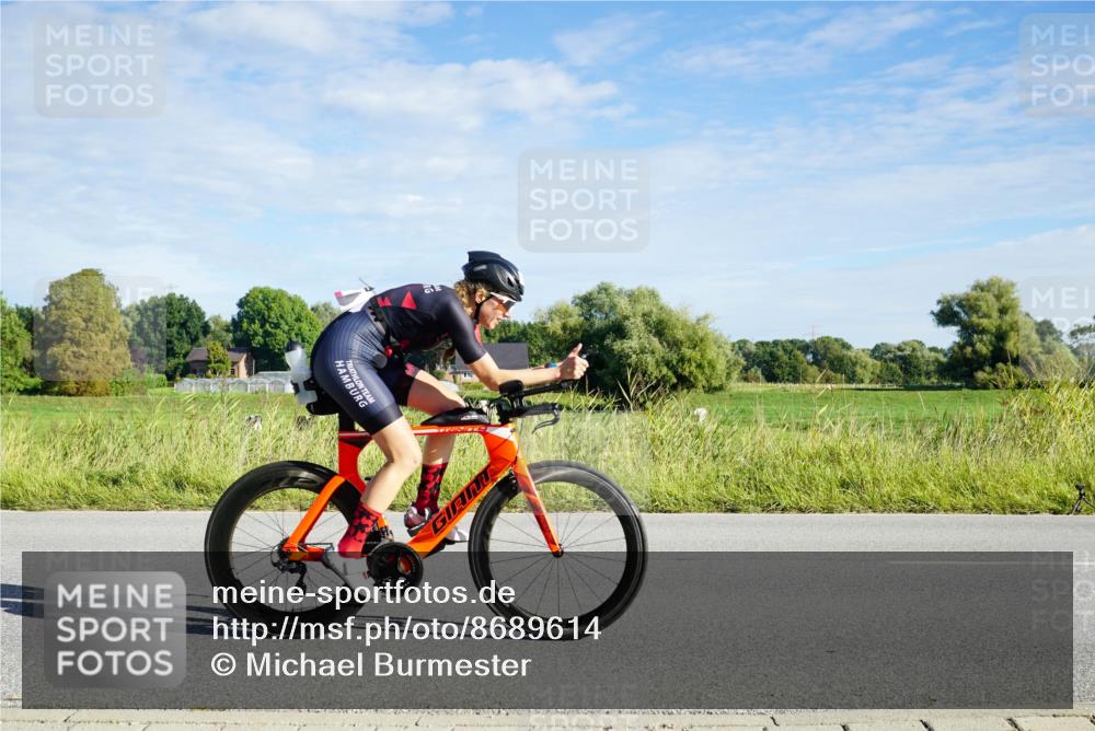 31.08.2025 - Elbe Triathlon Hamburg Michael Burmester http://msf.ph/oto/8689614 31.08.2025 09:26:03 Radfahren 301, 523, 551 meine-sportfotos.de