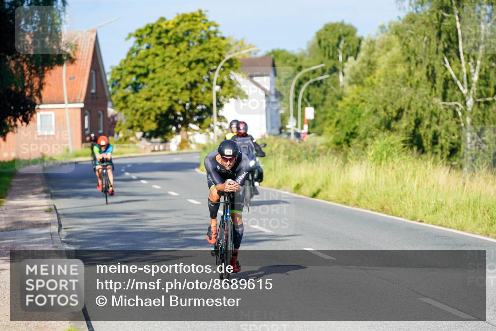 31.08.2025 - Elbe Triathlon Hamburg Michael Burmester http://msf.ph/oto/8689615 31.08.2025 08:40:44 Radfahren 219, 230 meine-sportfotos.de
