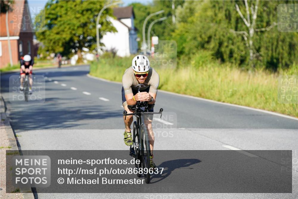 31.08.2025 - Elbe Triathlon Hamburg Michael Burmester http://msf.ph/oto/8689637 31.08.2025 08:41:04 Radfahren 208, 211 meine-sportfotos.de