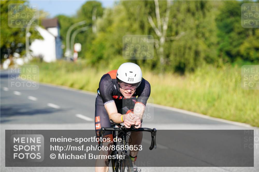 31.08.2025 - Elbe Triathlon Hamburg Michael Burmester http://msf.ph/oto/8689653 31.08.2025 08:41:07 Radfahren 208, 211 meine-sportfotos.de