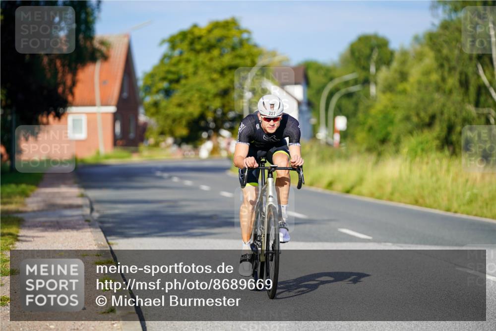 31.08.2025 - Elbe Triathlon Hamburg Michael Burmester http://msf.ph/oto/8689669 31.08.2025 08:41:42 Radfahren 225, 227 meine-sportfotos.de