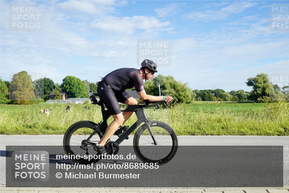 31.08.2025 - Elbe Triathlon Hamburg Michael Burmester http://msf.ph/oto/8689685 31.08.2025 09:27:02 Radfahren 368 meine-sportfotos.de