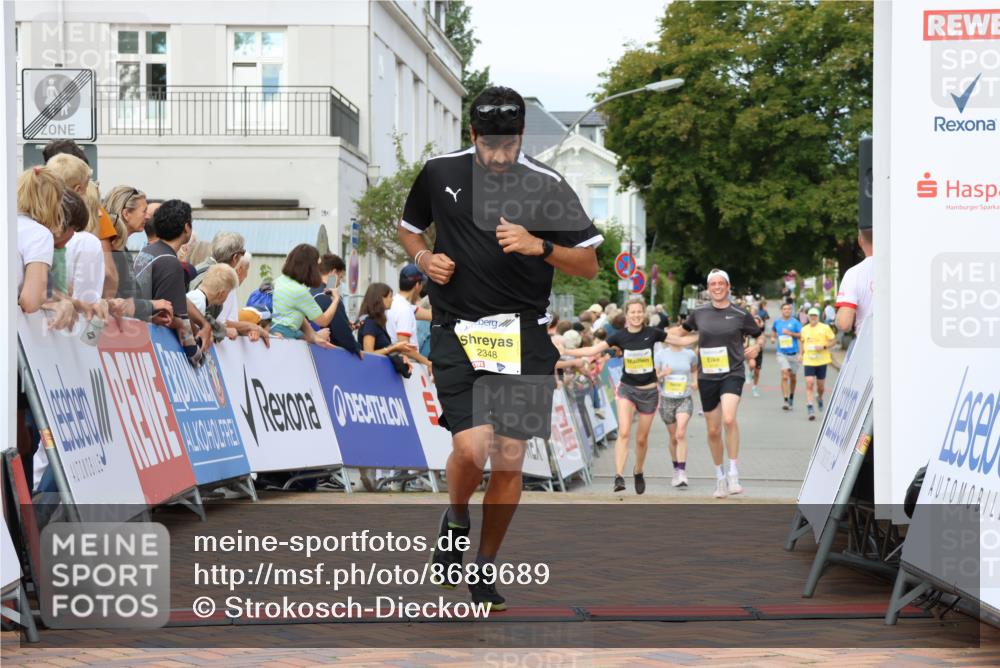 31.08.2025 - 21. Blankeneser Heldenlauf Strokosch-Dieckow http://msf.ph/oto/8689689 31.08.2025 10:28:11 Ziel 2348, 2067, 2140, 2133, 2261 meine-sportfotos.de