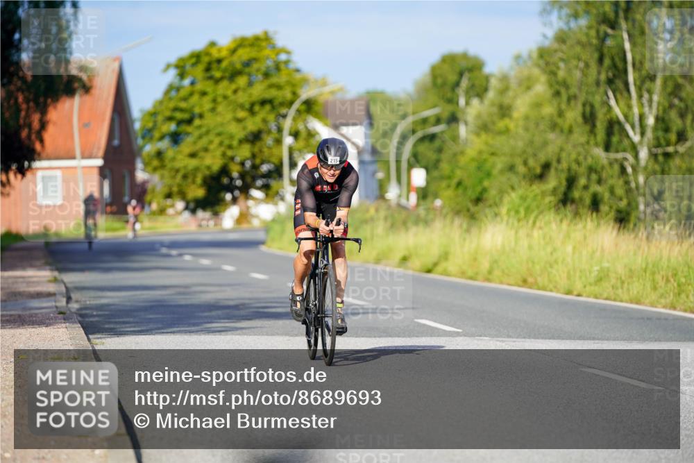 31.08.2025 - Elbe Triathlon Hamburg Michael Burmester http://msf.ph/oto/8689693 31.08.2025 08:42:12 Radfahren 215 meine-sportfotos.de