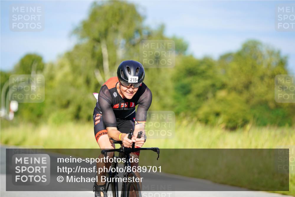 31.08.2025 - Elbe Triathlon Hamburg Michael Burmester http://msf.ph/oto/8689701 31.08.2025 08:42:13 Radfahren 215, 237 meine-sportfotos.de