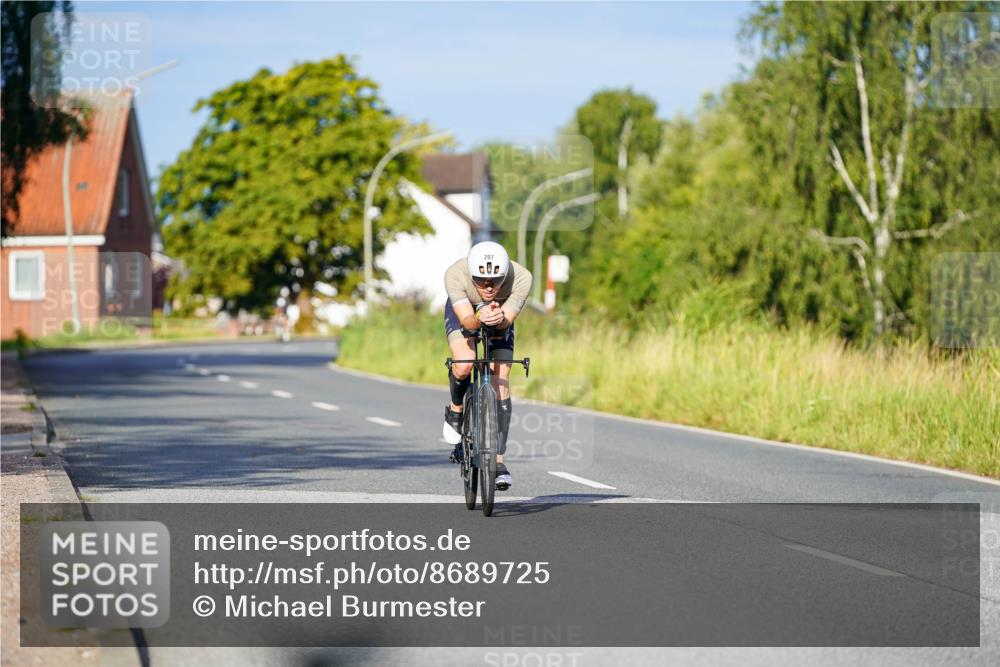 31.08.2025 - Elbe Triathlon Hamburg Michael Burmester http://msf.ph/oto/8689725 31.08.2025 08:42:34 Radfahren 207 meine-sportfotos.de