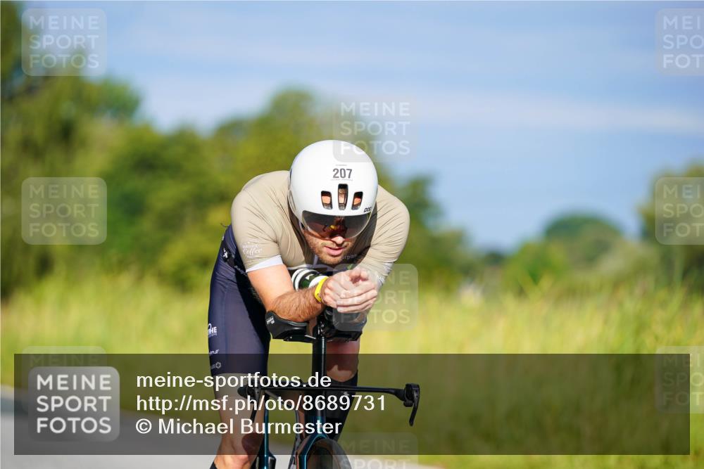 31.08.2025 - Elbe Triathlon Hamburg Michael Burmester http://msf.ph/oto/8689731 31.08.2025 08:42:36 Radfahren 207 meine-sportfotos.de