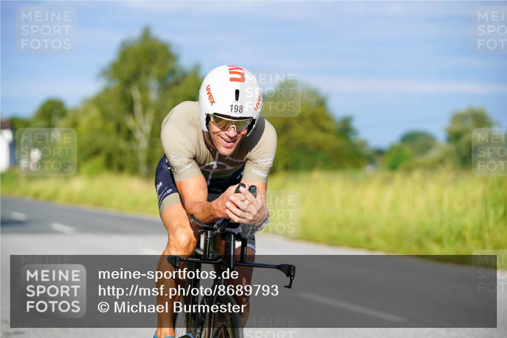 31.08.2025 - Elbe Triathlon Hamburg Michael Burmester http://msf.ph/oto/8689793 31.08.2025 08:43:53 Radfahren 177, 198, 199, 216 meine-sportfotos.de