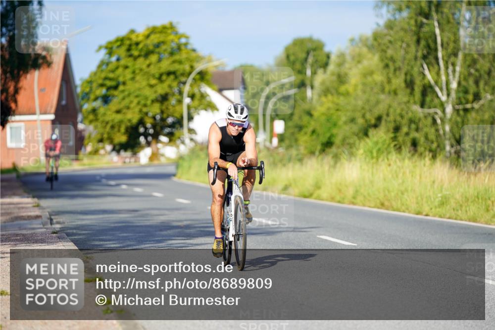 31.08.2025 - Elbe Triathlon Hamburg Michael Burmester http://msf.ph/oto/8689809 31.08.2025 08:44:24 Radfahren 192, 193 meine-sportfotos.de