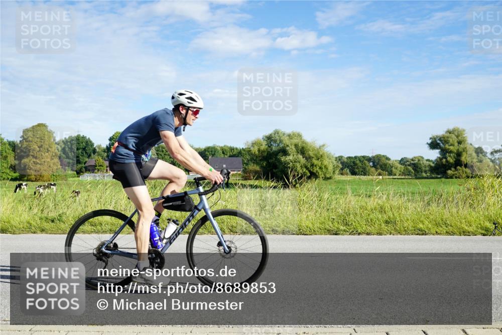 31.08.2025 - Elbe Triathlon Hamburg Michael Burmester http://msf.ph/oto/8689853 31.08.2025 09:30:07 Radfahren 305, 387, 427, 527, 613, 617, 680, 773 meine-sportfotos.de