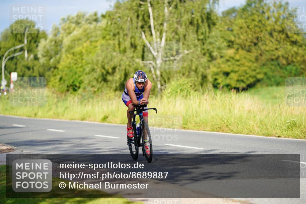 31.08.2025 - Elbe Triathlon Hamburg Michael Burmester http://msf.ph/oto/8689887 31.08.2025 08:46:20 Radfahren 353 meine-sportfotos.de