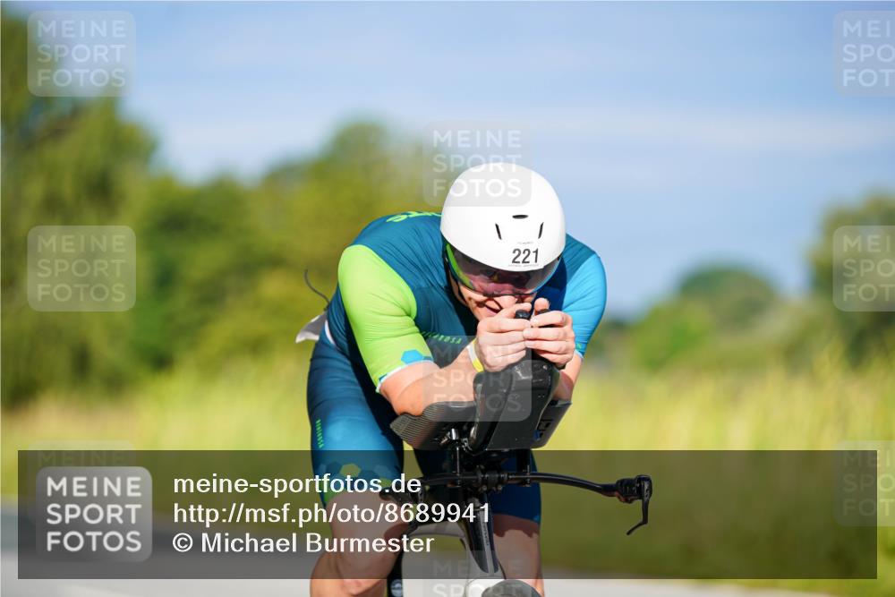 31.08.2025 - Elbe Triathlon Hamburg Michael Burmester http://msf.ph/oto/8689941 31.08.2025 08:47:56 Radfahren 221 meine-sportfotos.de