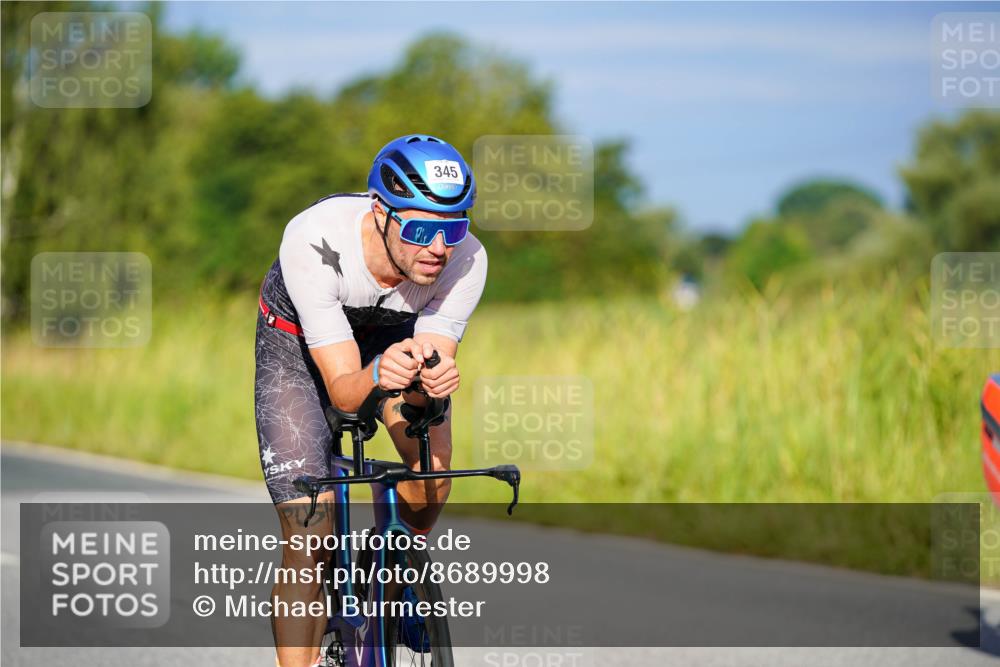 31.08.2025 - Elbe Triathlon Hamburg Michael Burmester http://msf.ph/oto/8689998 31.08.2025 08:49:10 Radfahren 345, 363 meine-sportfotos.de