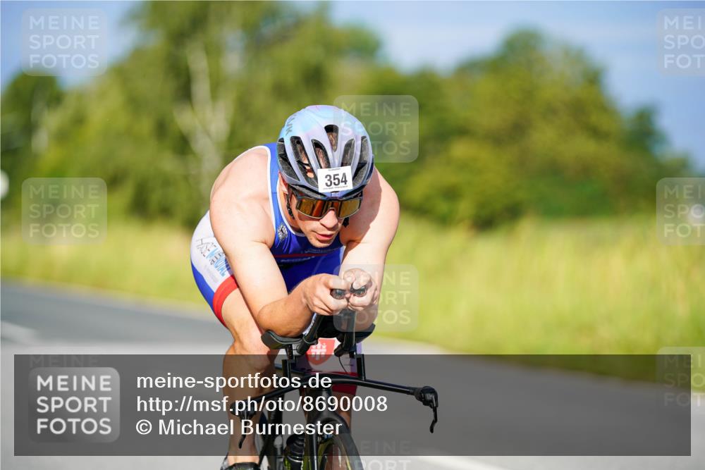 31.08.2025 - Elbe Triathlon Hamburg Michael Burmester http://msf.ph/oto/8690008 31.08.2025 08:49:26 Radfahren 210, 354 meine-sportfotos.de