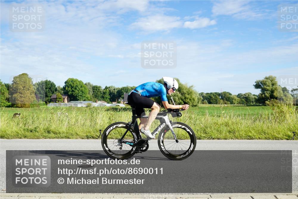 31.08.2025 - Elbe Triathlon Hamburg Michael Burmester http://msf.ph/oto/8690011 31.08.2025 09:32:48 Radfahren 709, 713 meine-sportfotos.de