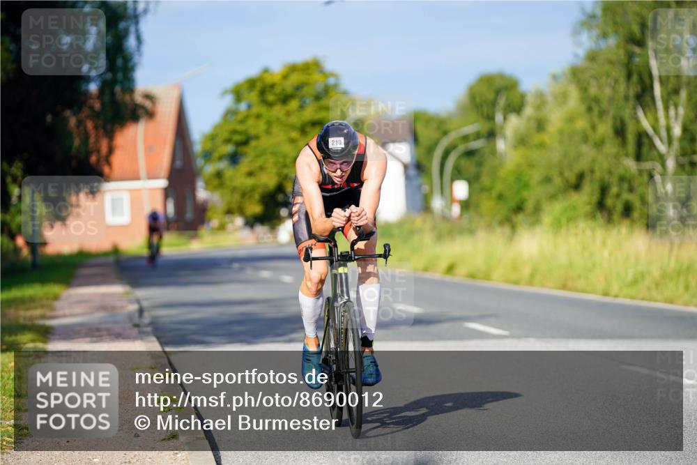 31.08.2025 - Elbe Triathlon Hamburg Michael Burmester http://msf.ph/oto/8690012 31.08.2025 08:49:30 Radfahren 210, 312 meine-sportfotos.de