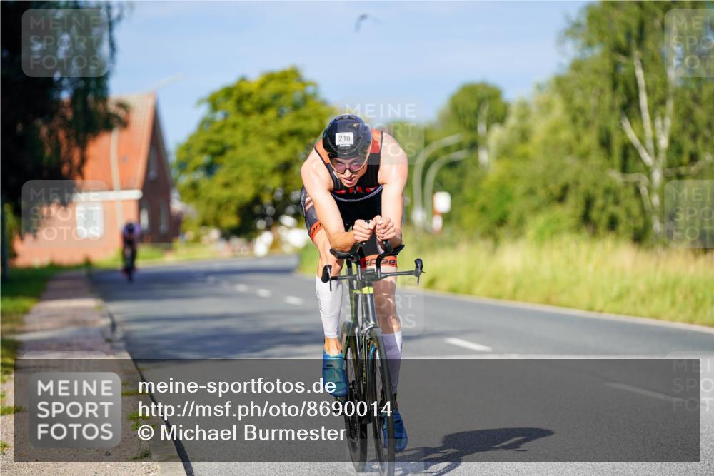 31.08.2025 - Elbe Triathlon Hamburg Michael Burmester http://msf.ph/oto/8690014 31.08.2025 08:49:30 Radfahren 210, 312 meine-sportfotos.de