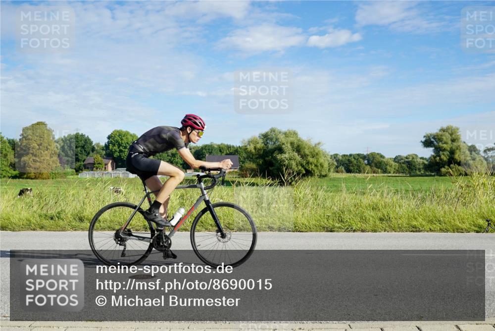 31.08.2025 - Elbe Triathlon Hamburg Michael Burmester http://msf.ph/oto/8690015 31.08.2025 09:33:01 Radfahren 184, 310, 381, 495, 502 meine-sportfotos.de