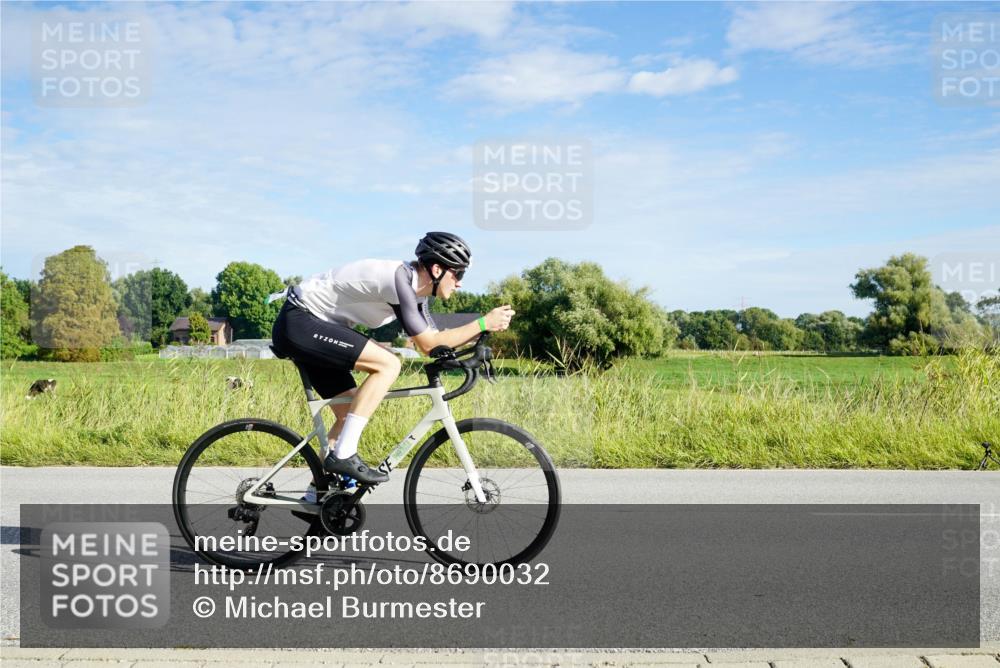 31.08.2025 - Elbe Triathlon Hamburg Michael Burmester http://msf.ph/oto/8690032 31.08.2025 09:33:19 Radfahren 214, 287, 407, 493, 526, 531, 618, 729, 731, 742, 754 meine-sportfotos.de