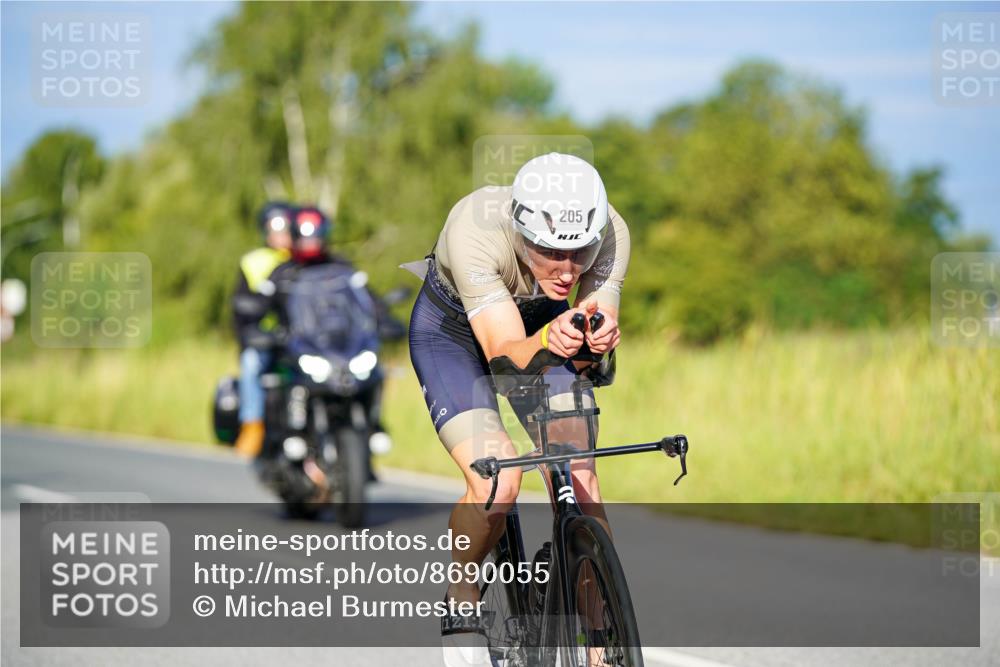 31.08.2025 - Elbe Triathlon Hamburg Michael Burmester http://msf.ph/oto/8690055 31.08.2025 08:50:18 Radfahren 190, 205, 380 meine-sportfotos.de
