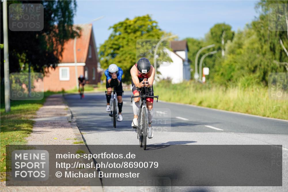 31.08.2025 - Elbe Triathlon Hamburg Michael Burmester http://msf.ph/oto/8690079 31.08.2025 08:50:27 Radfahren 186, 223 meine-sportfotos.de