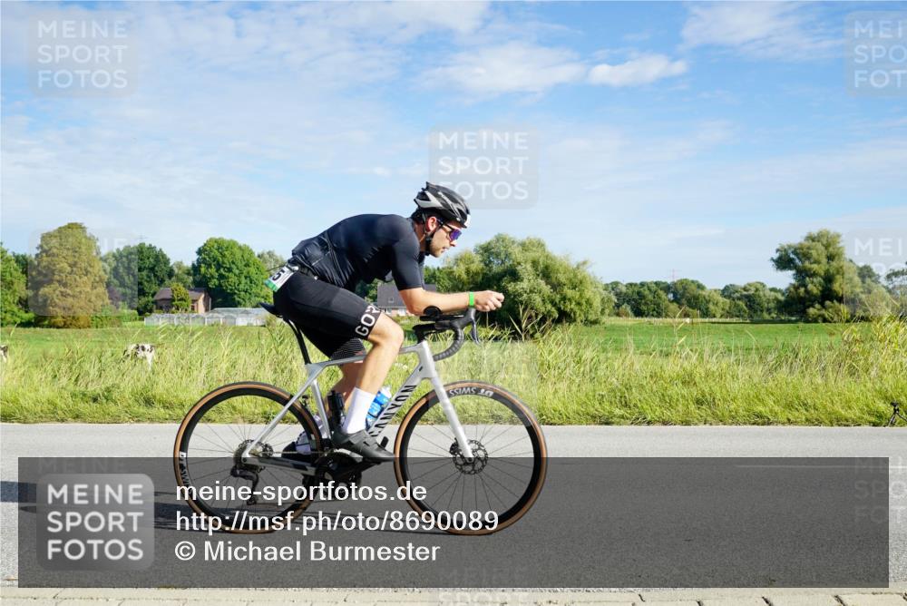 31.08.2025 - Elbe Triathlon Hamburg Michael Burmester http://msf.ph/oto/8690089 31.08.2025 09:34:06 Radfahren 319, 367, 416, 480, 515, 516, 545, 696 meine-sportfotos.de