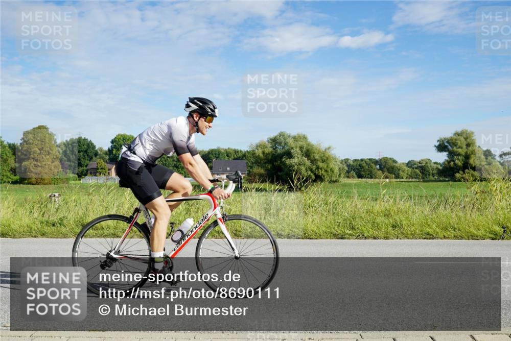 31.08.2025 - Elbe Triathlon Hamburg Michael Burmester http://msf.ph/oto/8690111 31.08.2025 09:34:37 Radfahren 228, 257, 410 meine-sportfotos.de