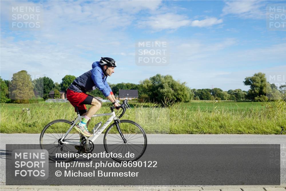 31.08.2025 - Elbe Triathlon Hamburg Michael Burmester http://msf.ph/oto/8690122 31.08.2025 09:34:55 Radfahren 264, 375, 422, 440, 537, 568, 606, 727 meine-sportfotos.de