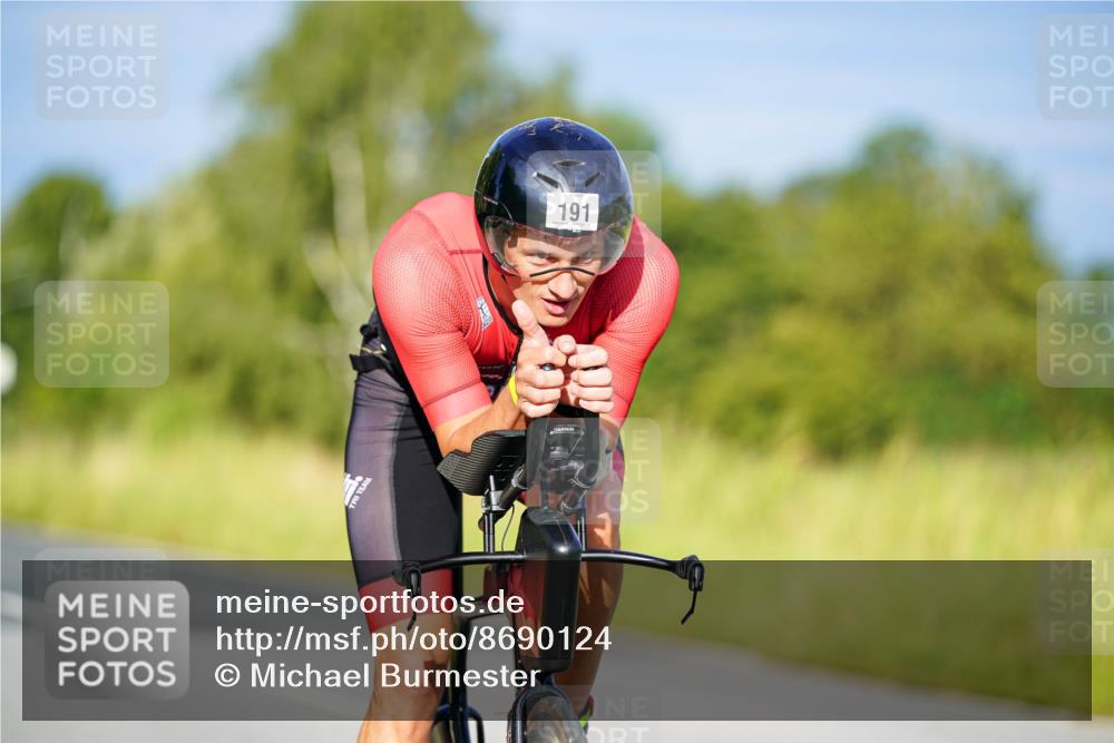 31.08.2025 - Elbe Triathlon Hamburg Michael Burmester http://msf.ph/oto/8690124 31.08.2025 08:51:37 Radfahren 191, 200, 232 meine-sportfotos.de