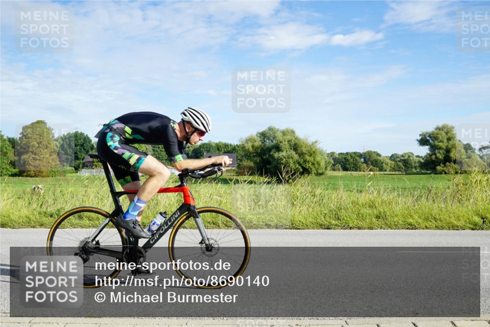31.08.2025 - Elbe Triathlon Hamburg Michael Burmester http://msf.ph/oto/8690140 31.08.2025 09:35:06 Radfahren 425, 428, 446, 447, 730 meine-sportfotos.de