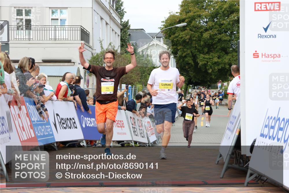 31.08.2025 - 21. Blankeneser Heldenlauf Strokosch-Dieckow http://msf.ph/oto/8690141 31.08.2025 10:32:17 Ziel 2418, 2131, 2182, 2627 meine-sportfotos.de