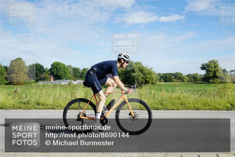 31.08.2025 - Elbe Triathlon Hamburg Michael Burmester http://msf.ph/oto/8690144 31.08.2025 09:35:12 Radfahren 250, 425, 446, 532, 730, 766 meine-sportfotos.de