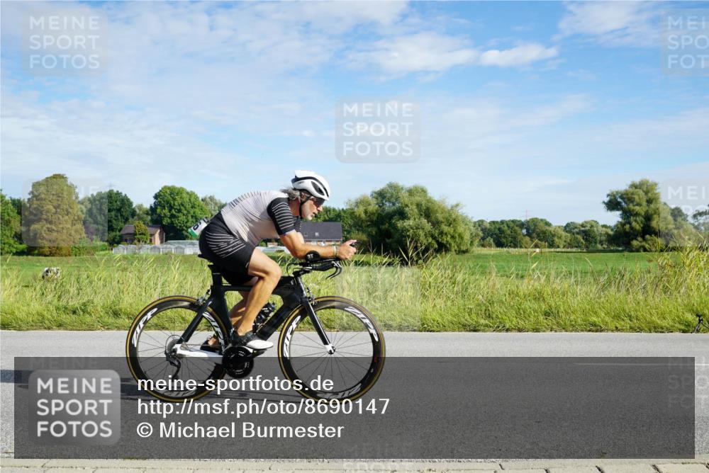 31.08.2025 - Elbe Triathlon Hamburg Michael Burmester http://msf.ph/oto/8690147 31.08.2025 09:35:14 Radfahren 250, 425, 446, 532, 766 meine-sportfotos.de