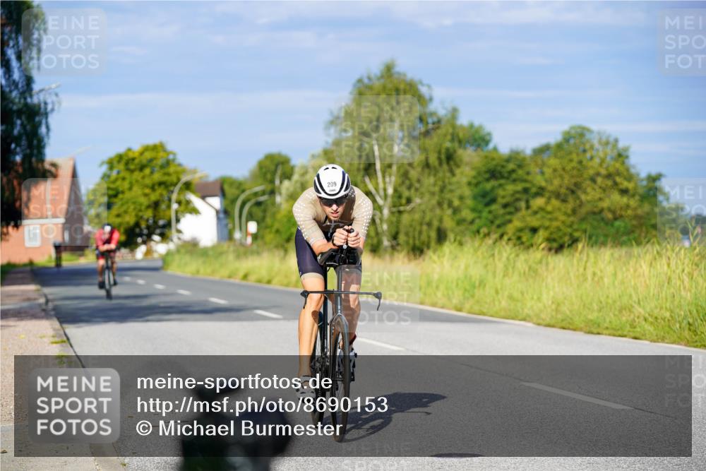 31.08.2025 - Elbe Triathlon Hamburg Michael Burmester http://msf.ph/oto/8690153 31.08.2025 08:51:47 Radfahren 200, 209, 232, 238, 332 meine-sportfotos.de
