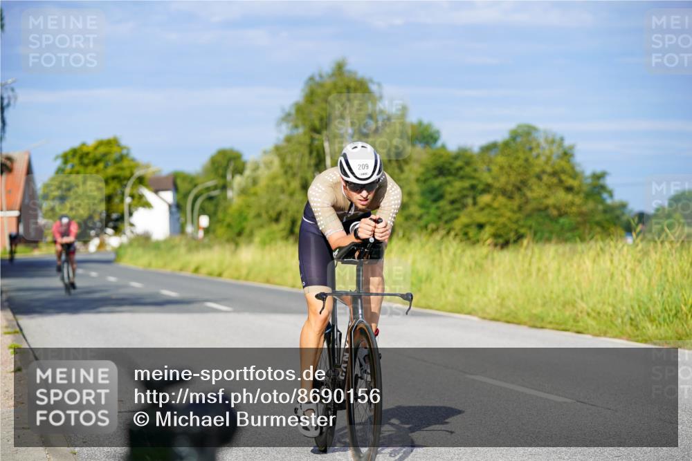 31.08.2025 - Elbe Triathlon Hamburg Michael Burmester http://msf.ph/oto/8690156 31.08.2025 08:51:47 Radfahren 200, 209, 232, 238, 332 meine-sportfotos.de